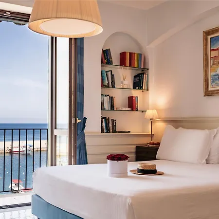 Residenza D'epoca La Corallina 4*